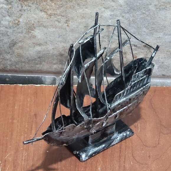 Vintage Pirate Ship Santa Maria Metal Boat Desk Shelf Decor - Picture 6 of 10